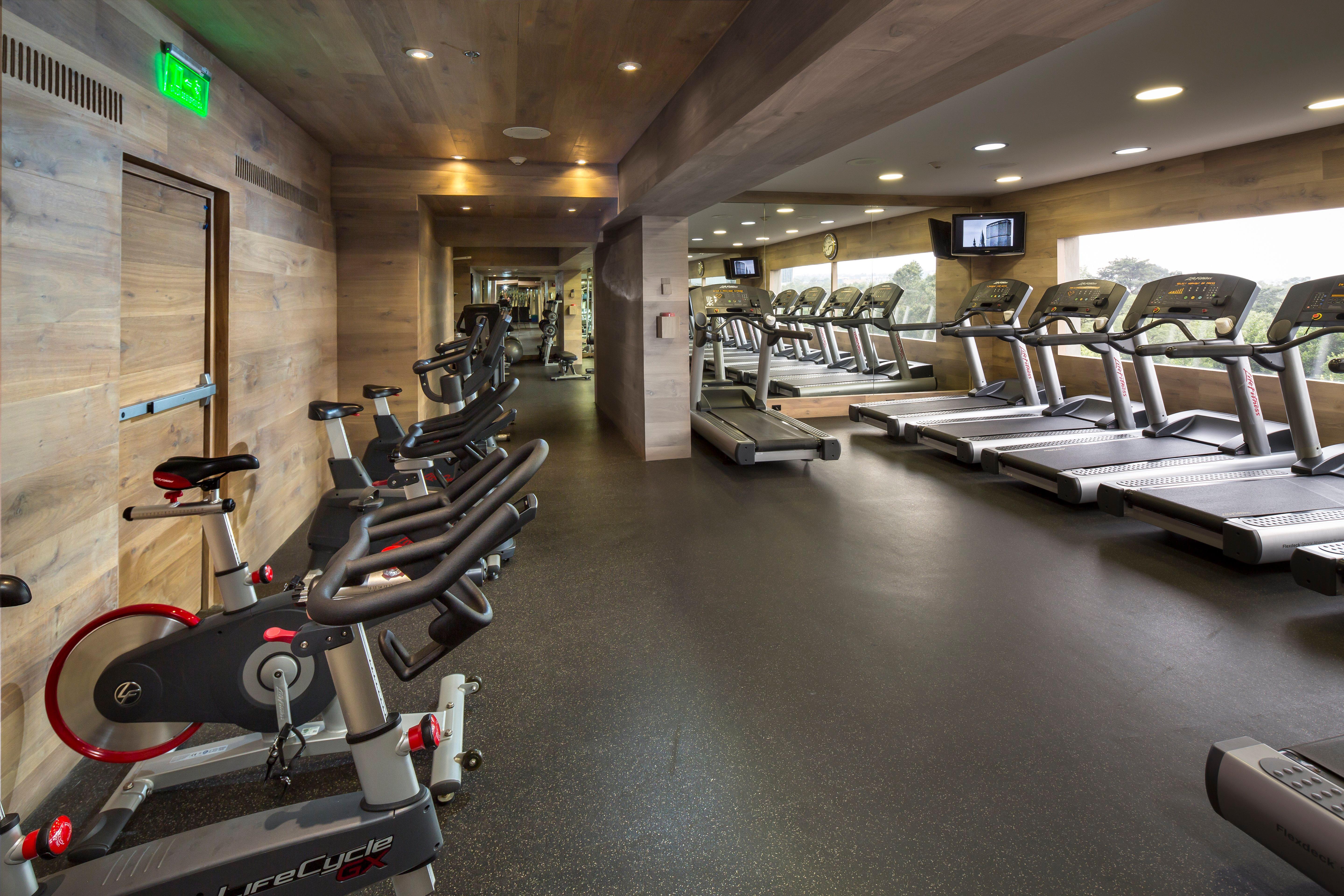 Presidente Intercontinental Mexico City By Ihg Exterior photo The gym at the hotel