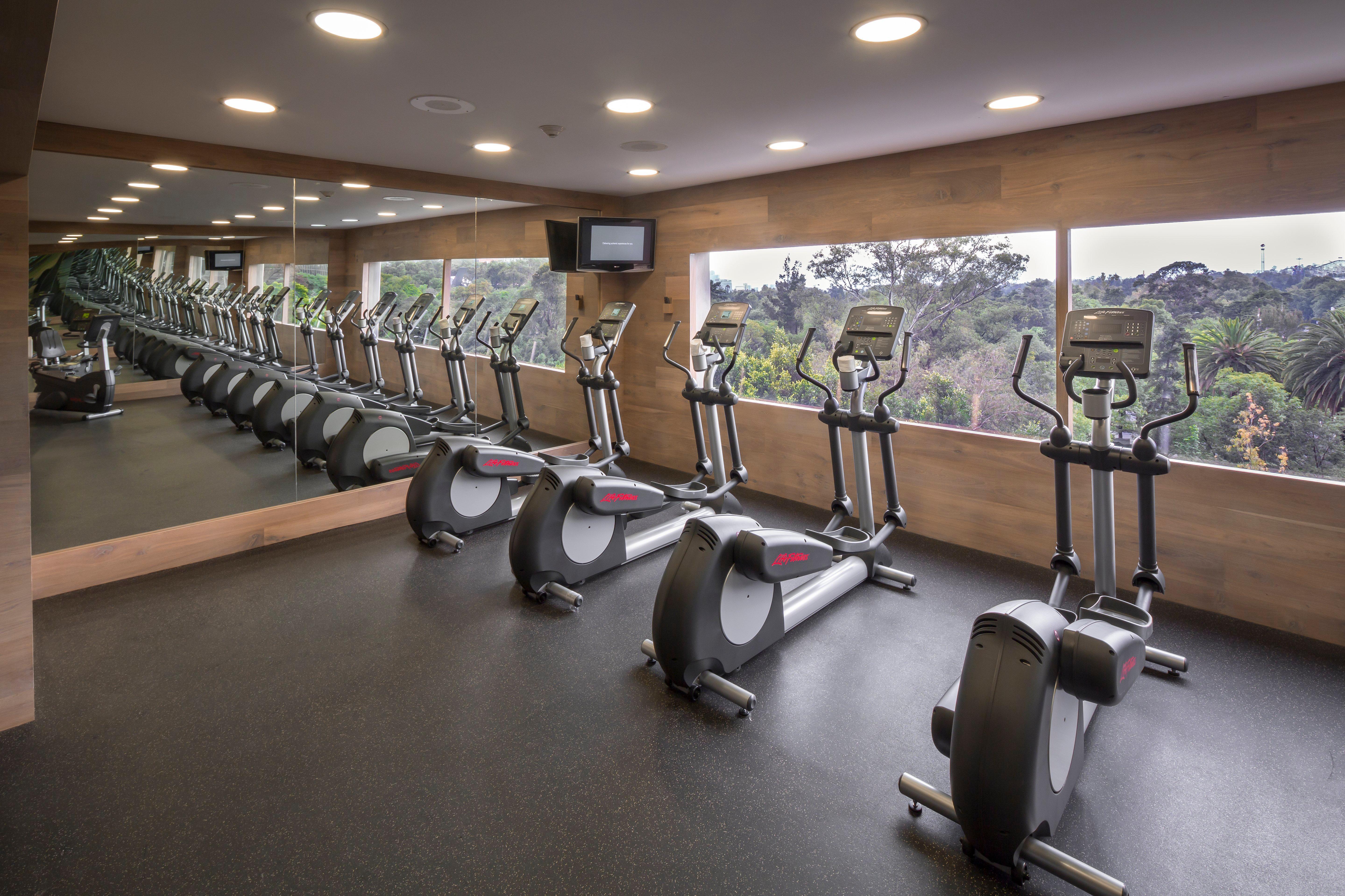 Presidente Intercontinental Mexico City By Ihg Exterior photo Elliptical cross trainer