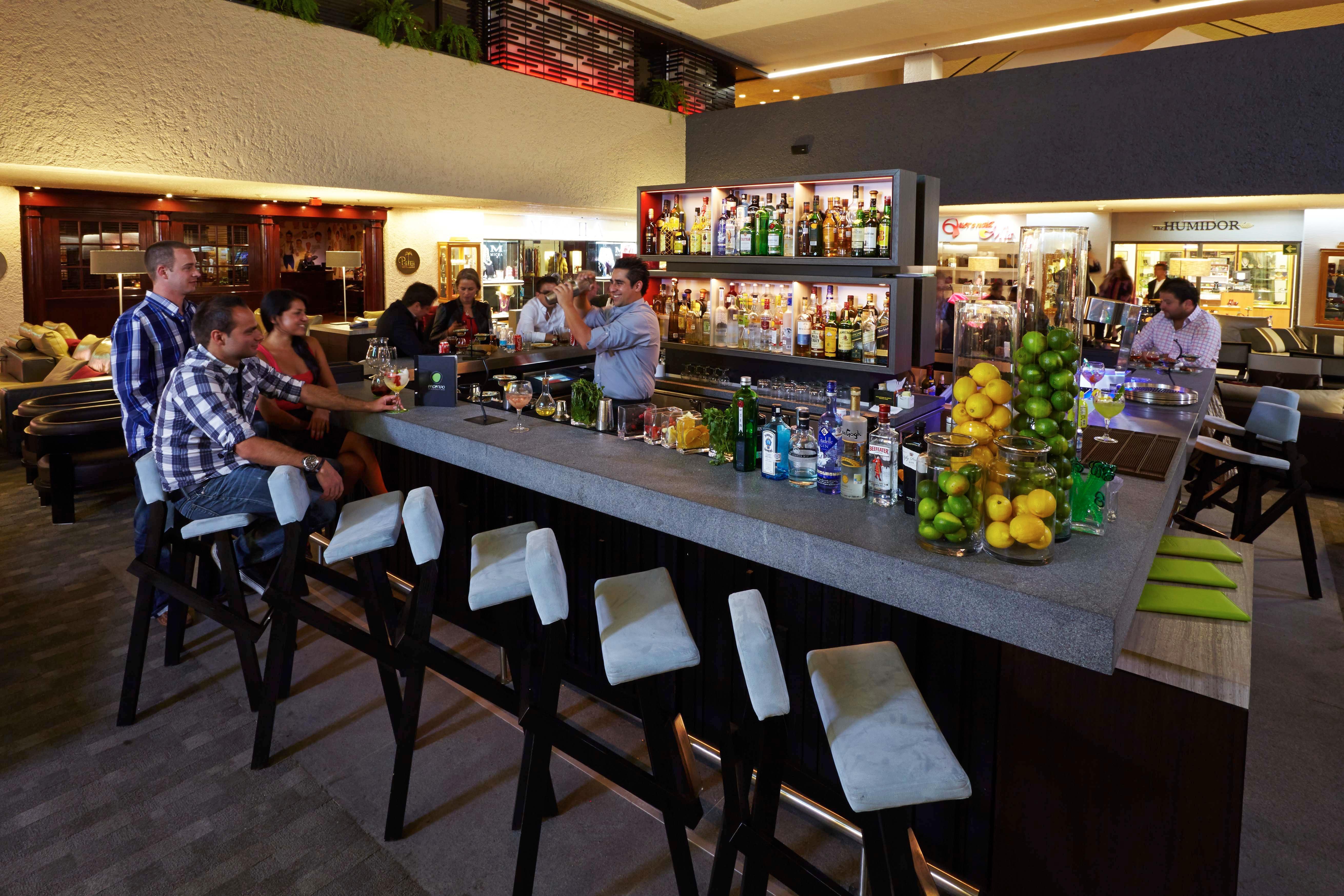 Presidente Intercontinental Mexico City By Ihg Exterior photo The bar at the new lounge